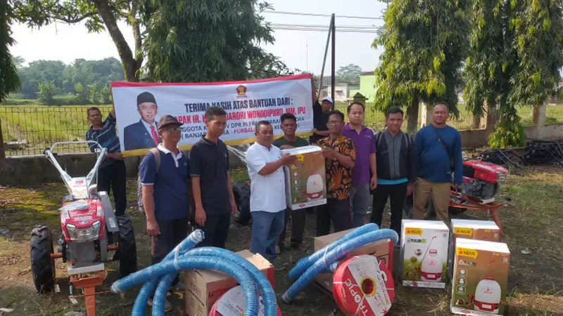 Darori Gerindra Salurkan Alat Pertanian untuk Petani Purbalingga